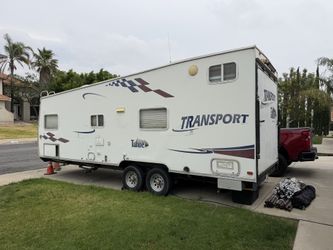 2005 Tahoe 24ft Thor transport