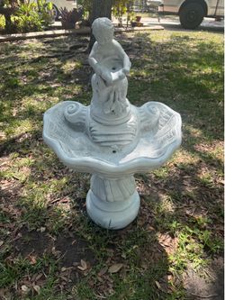 White Cherub garden fountain ⛲️ (no pump)