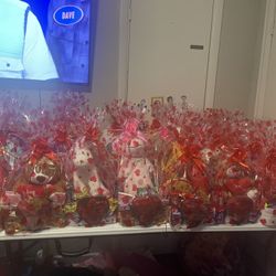 Valentine’s day Baskets All Light up