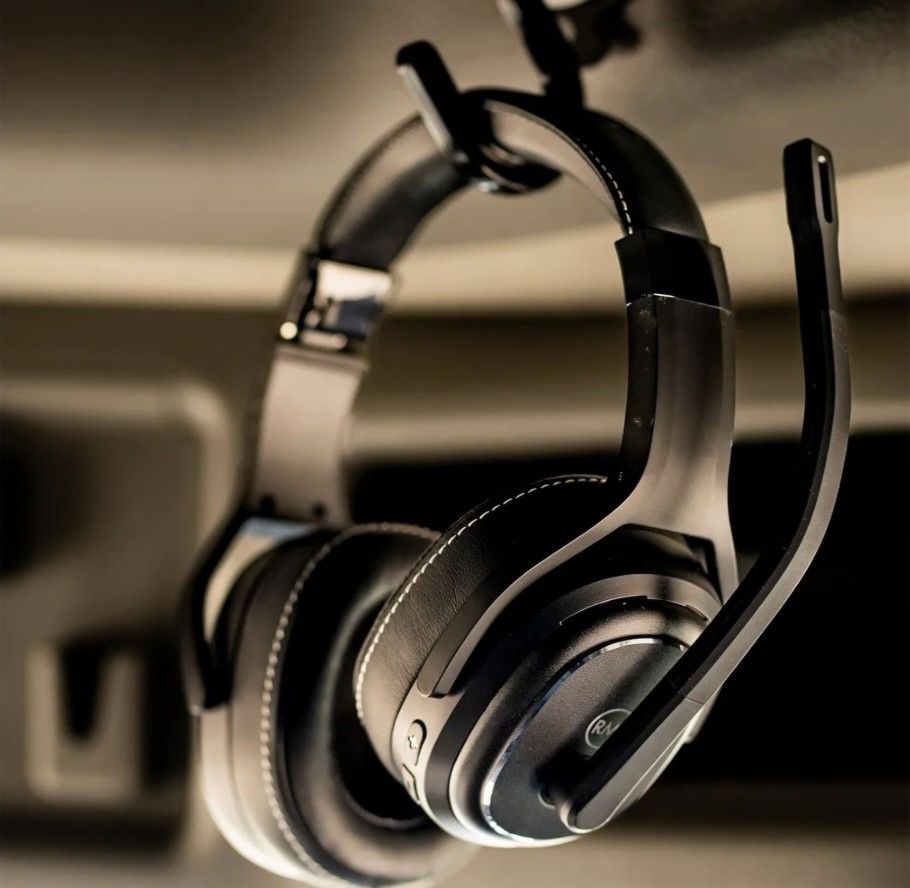 *BRAND NEW* Noise Canceling Headset