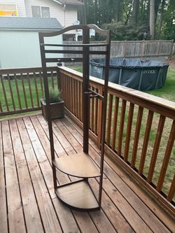Free corner shelf used