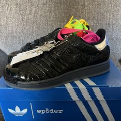 Sp5der x Adidas superstar size 9.5
