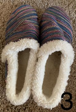 New shoes!!! NEVER WORN. Girls shoes sizes 2-3