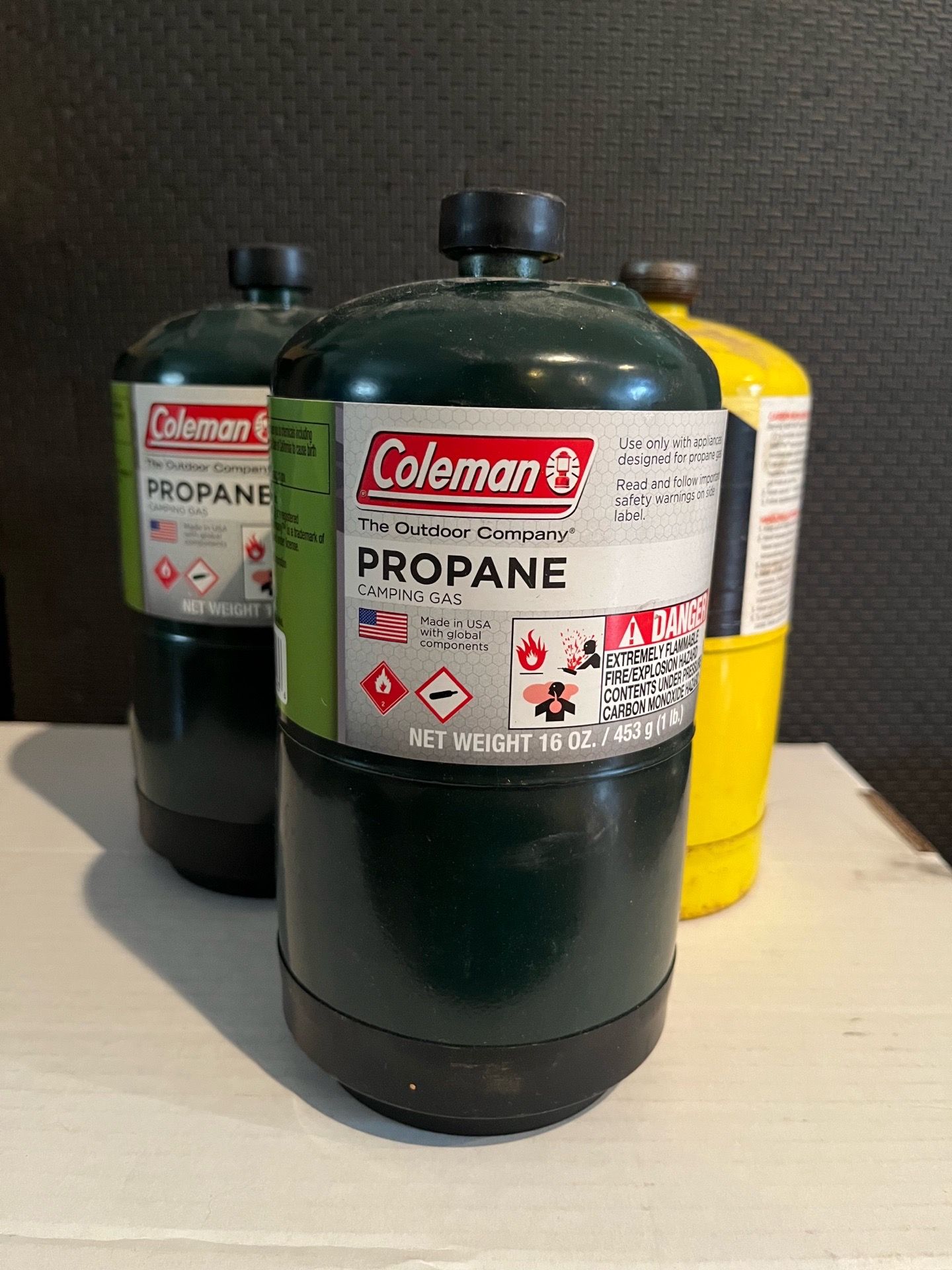 Small propane canisters (full)