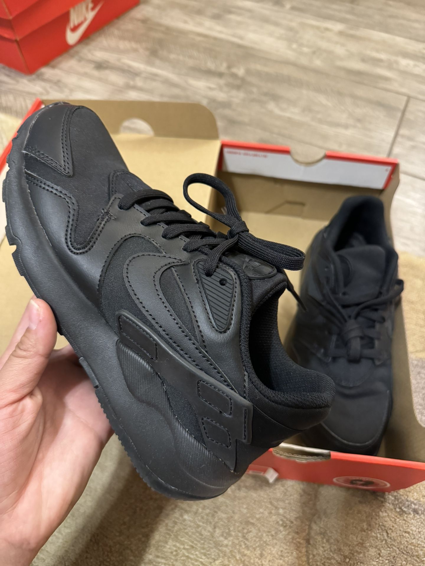 New Women’s Black Nike LD Victory Gym Shoes