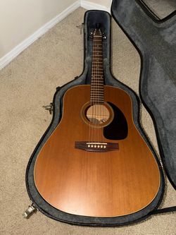 Seagull S6 Cedar Acoustic Guitar + Case, Stand & Tuner