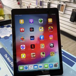 Apple IPad Air , Unlocked Ready To Use , Comes With Charging Cable 