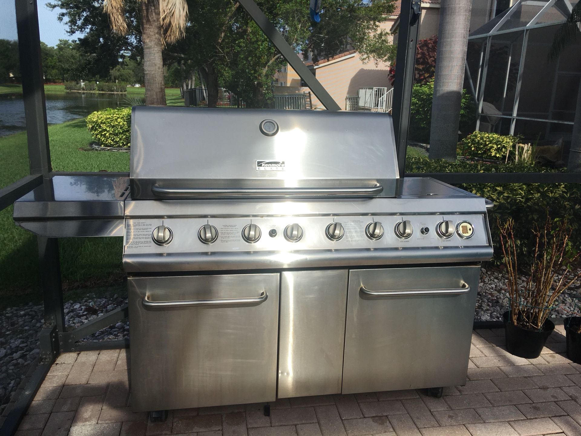 Kenmore Elite 8 Burner Barbecue Grill for Sale in Lake Worth, FL - OfferUp