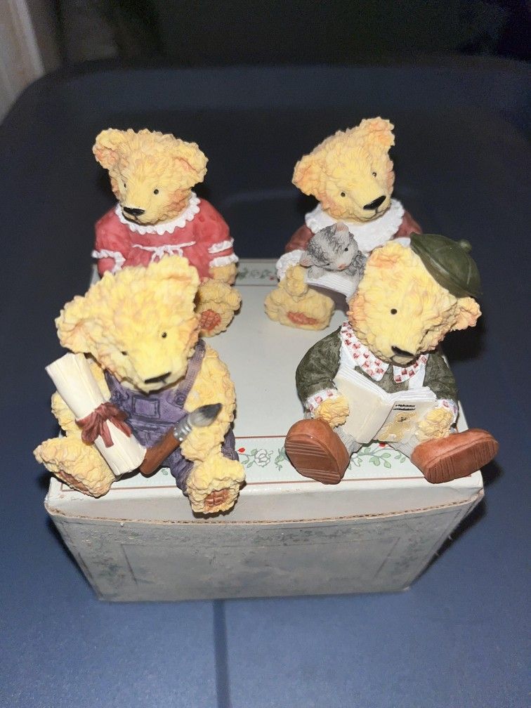 New 4 Bear Statues Only $10