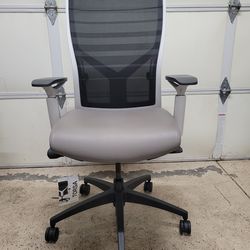 SitOnIt Torsa Fully Loaded Computer Desk Office Chair EXCELLENT SHAPE!