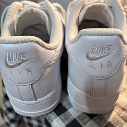 White Nike Air Force 1 '07 sneakers