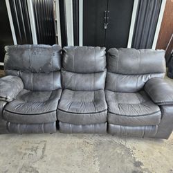 Free Reclining Couch 
