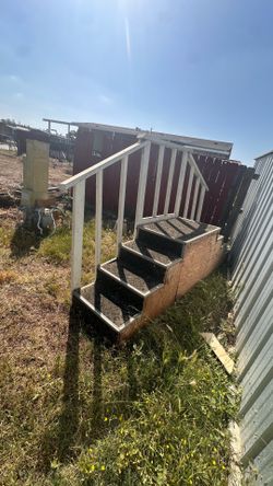Mobile home stairs