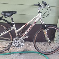 Women's TREK Navigator 300 Bike for Sale in Denver, CO OfferUp