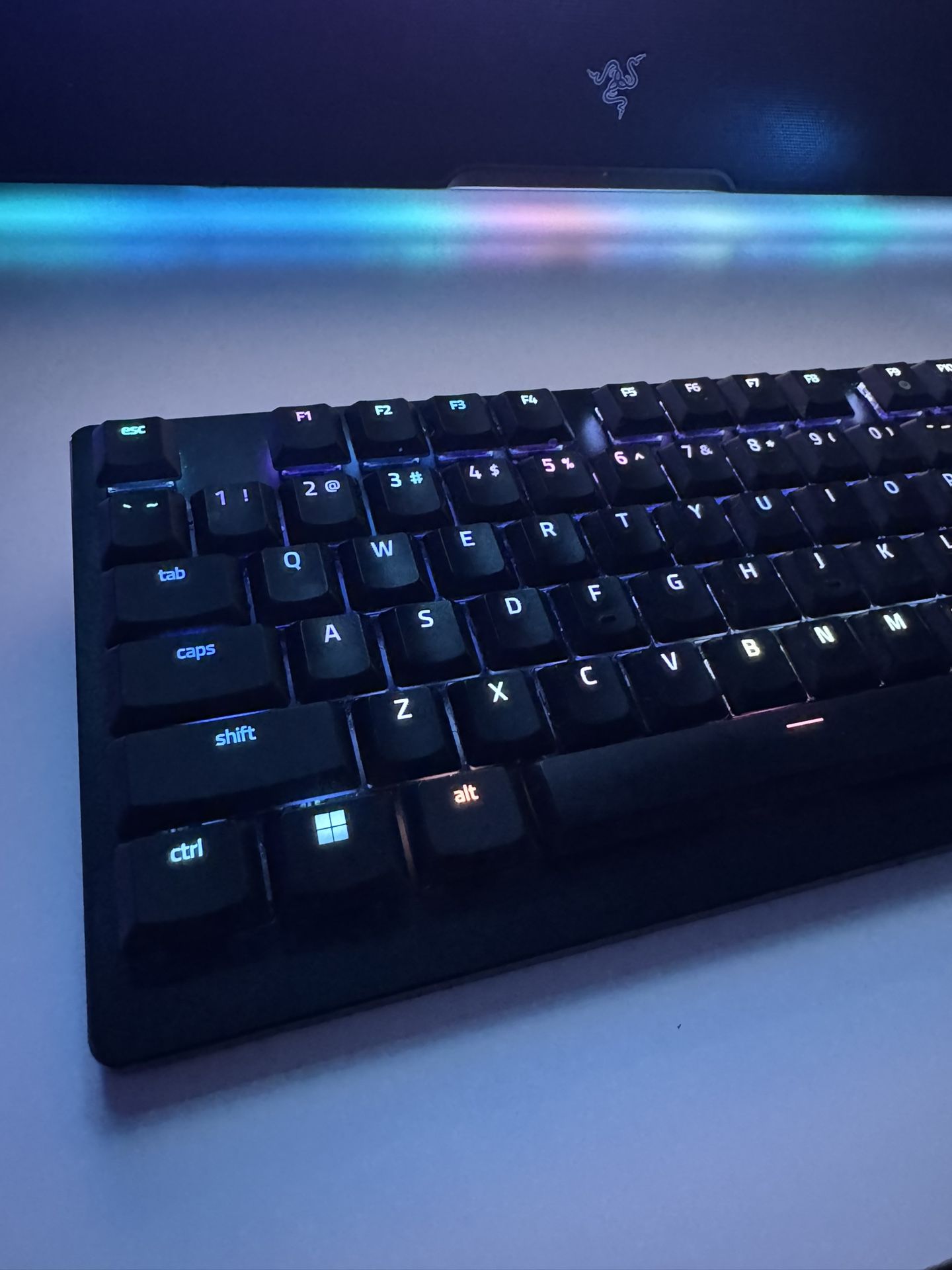 Razer DeathStalker V2 Pro - TKL (Clicky Purple Switches)
