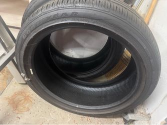 245/40R20 Tire