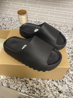 Onyx Yeezy Slides Size 6