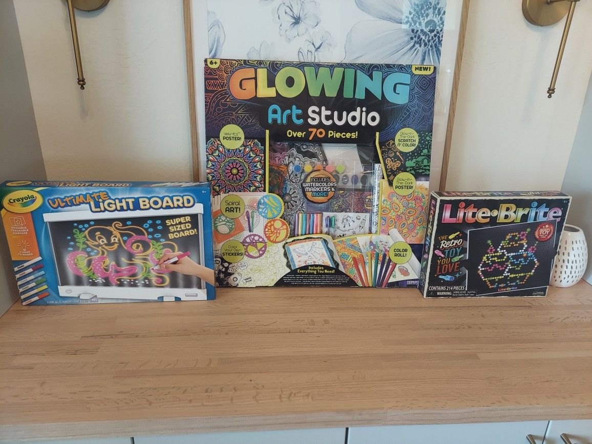 Giant Art Studio Box Set