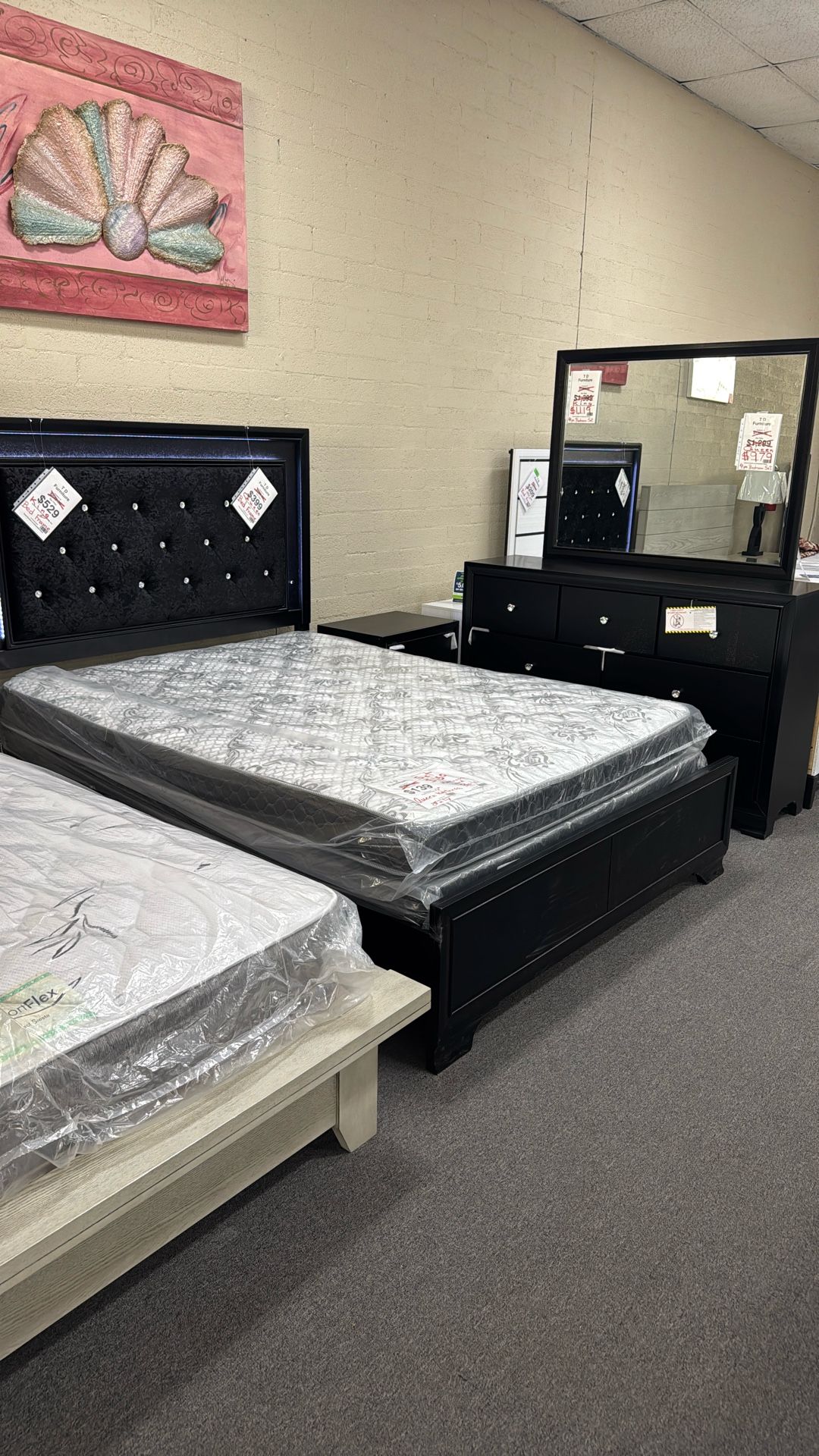 Queen Size Bedroom Set W/lights