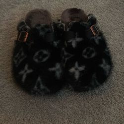 Brand New Fury Clogs Size 9