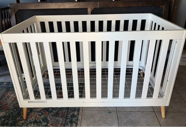 Baby/ Toddler Crib