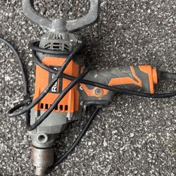 Rigid 9 Amp Corded 1/2 in. Spade Handle Mud Mixer, R7122 (TDW023086)