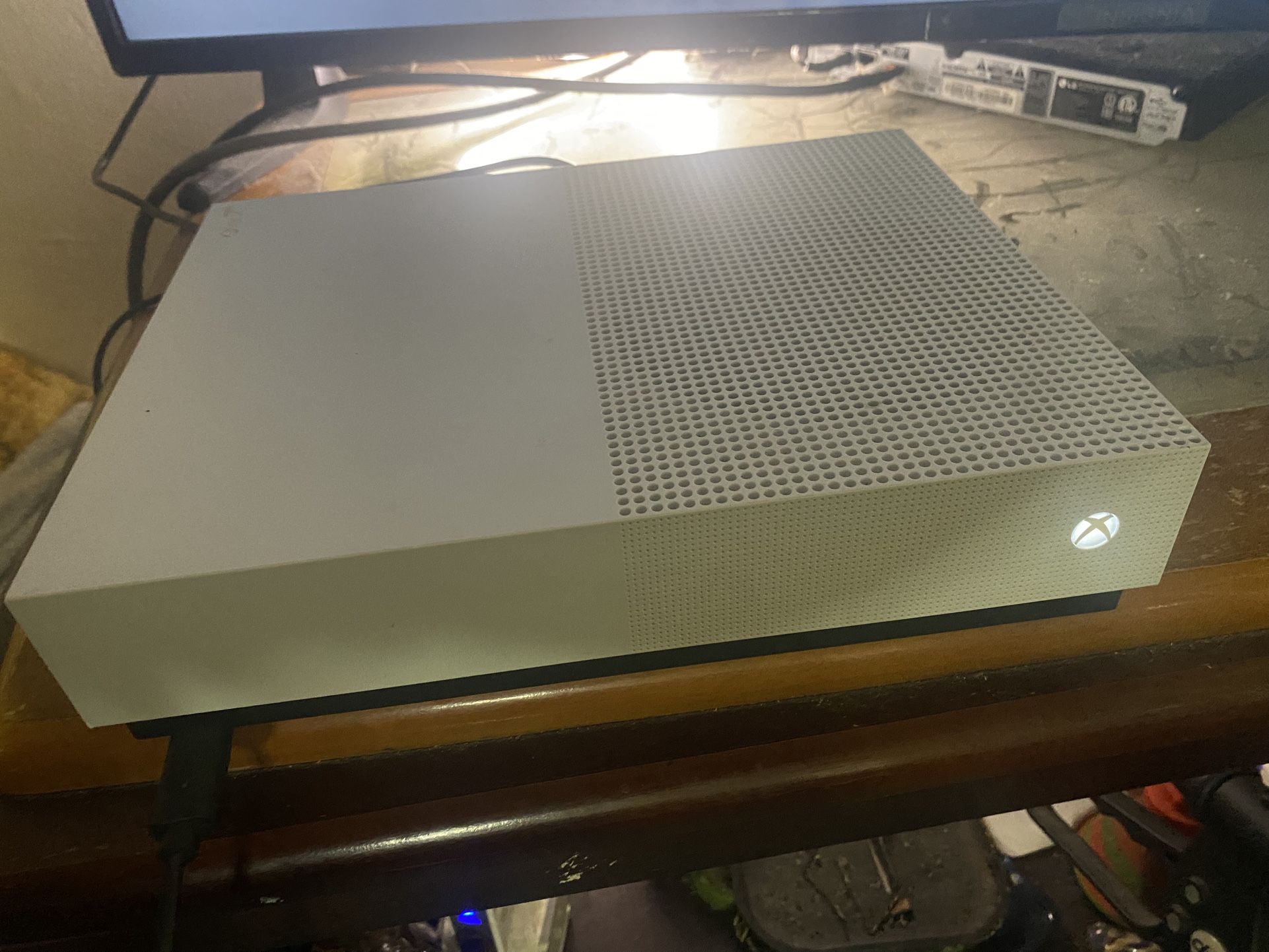 Xbox One S