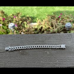 Diamond look like bracelet 