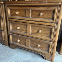Dixie Chest Set