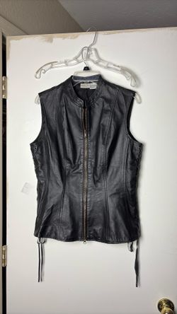 Hottie bike ready women’s leather vest