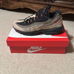 Nike Air Max 95 “Off Noir / University Red” Size 10.5 – Brand New DS