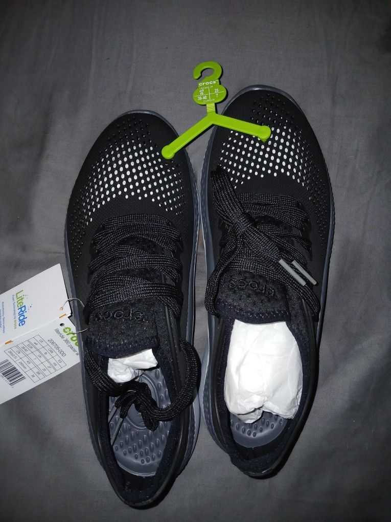 Crocs Lite Ride Women Sneakers Size 9 Pick Up In Clearwater Florida
