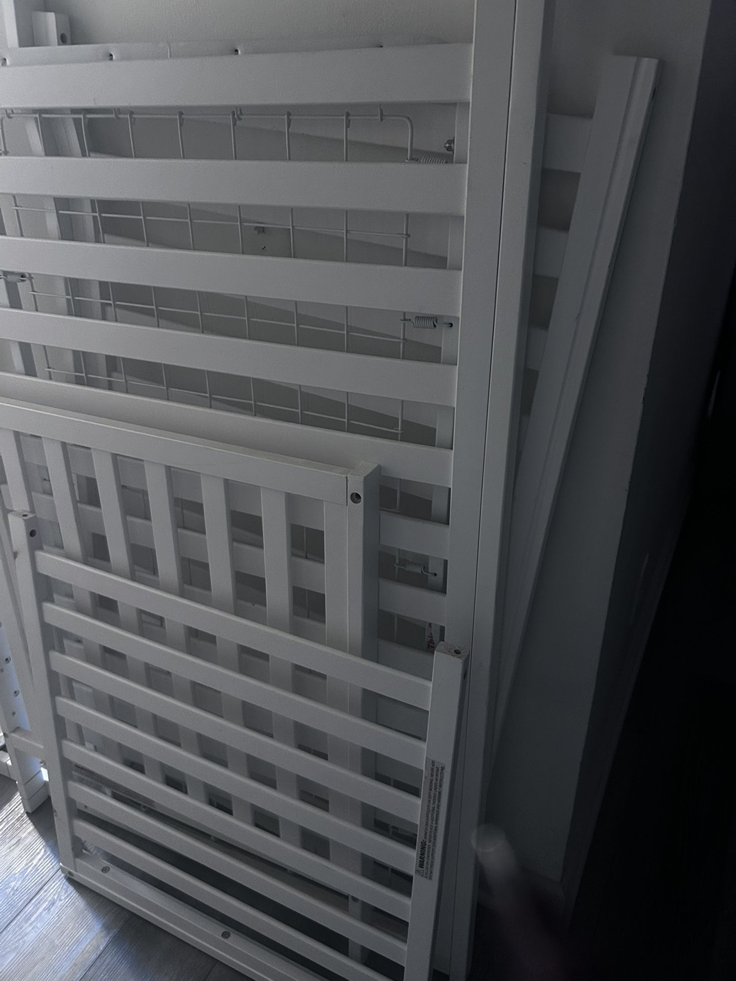 White Crib. Perfect Condition.