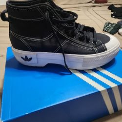 Adidas Sneakers 