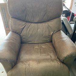 2 leather Lazy Boys Recliners