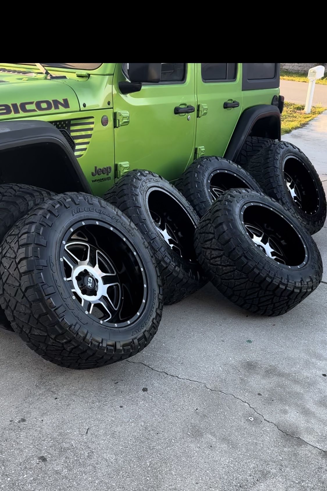5 Wheels And Brand New Tires 35x13.50R20