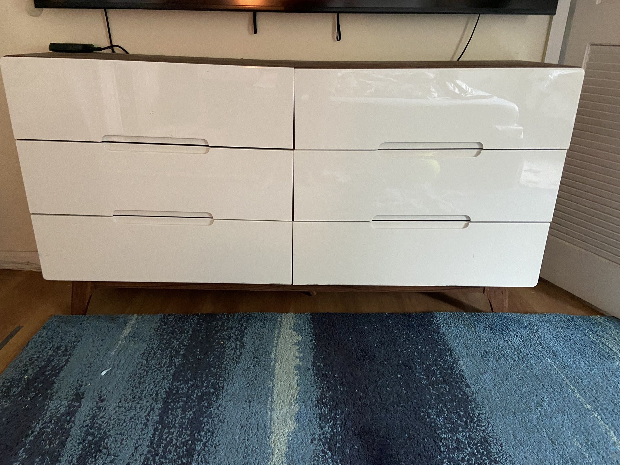 6 Drawer Wooden Dresser in White and Walnut