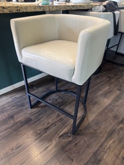 Set of 3 modern cream faux leather bar stools