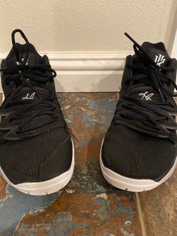 Kyrie 5’s black magic basketball shoes size 6.5Y