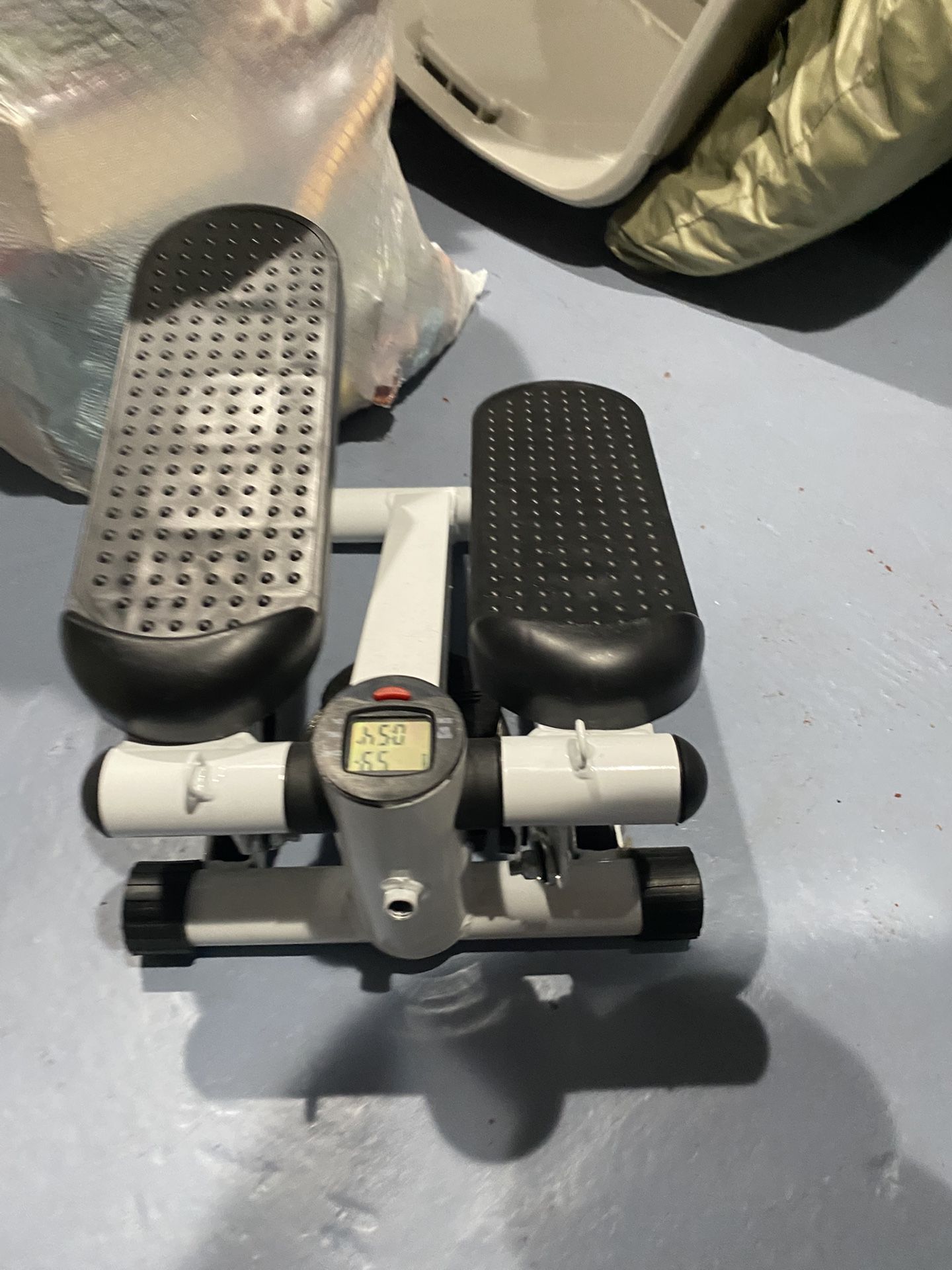 Eccomum Mini Steppers for Exercise with Resistance Bands and LCD Monitor