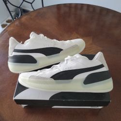 Puma Clyde Hardwood Sneakers 