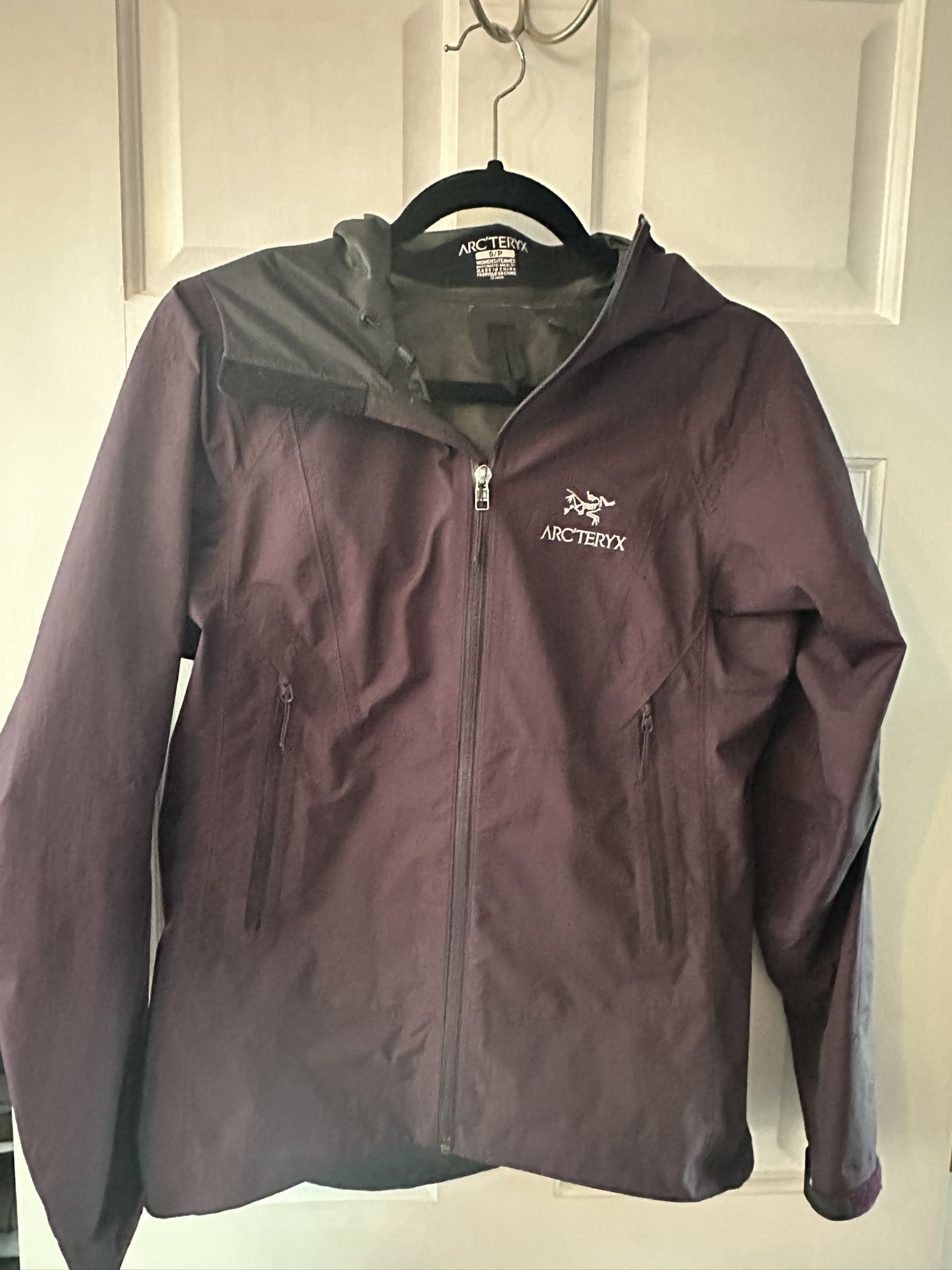 Arc’teryx Beta Lightweight Jacket - Women’s Small