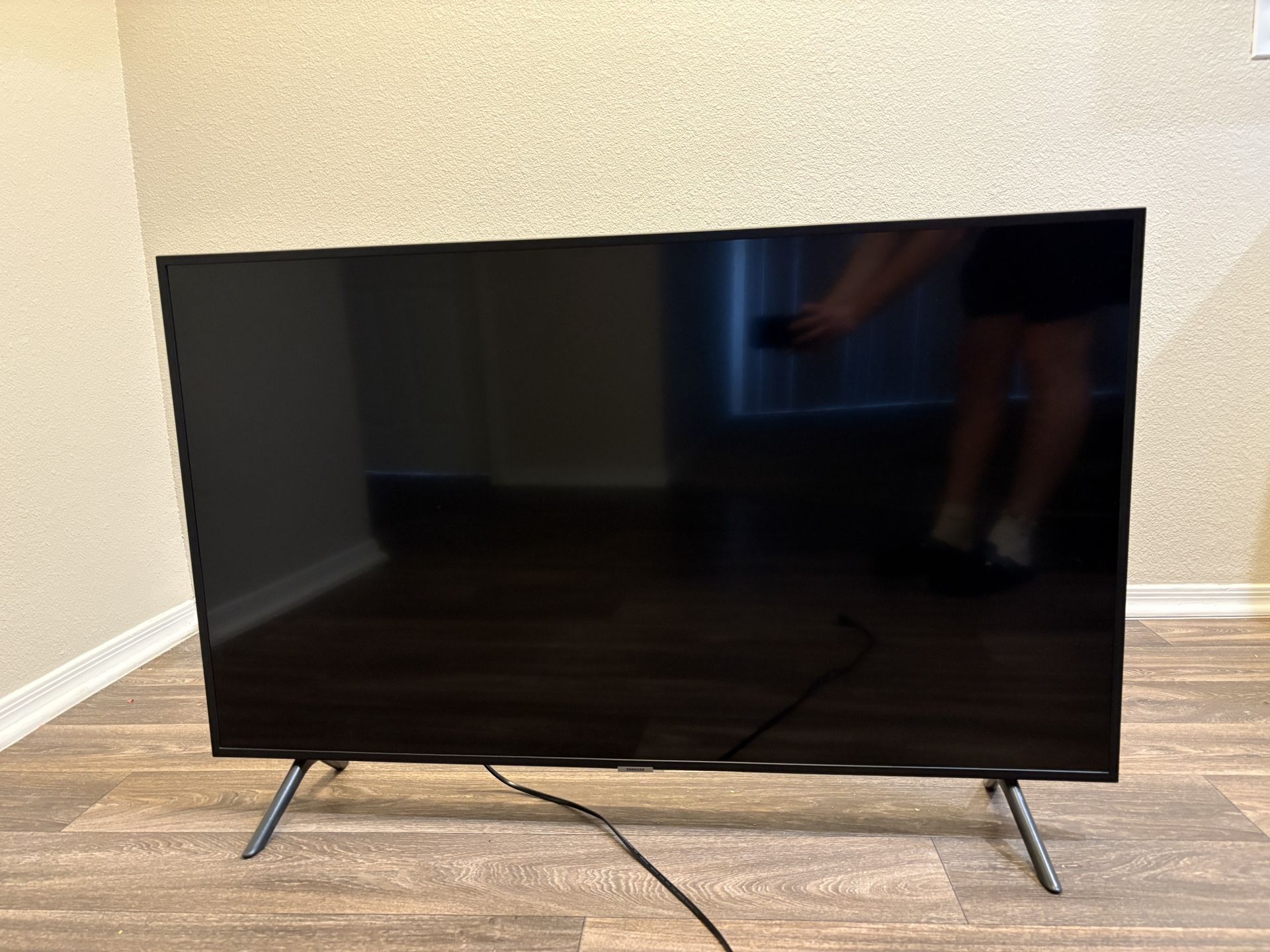 50” Samsung TV Including Remote