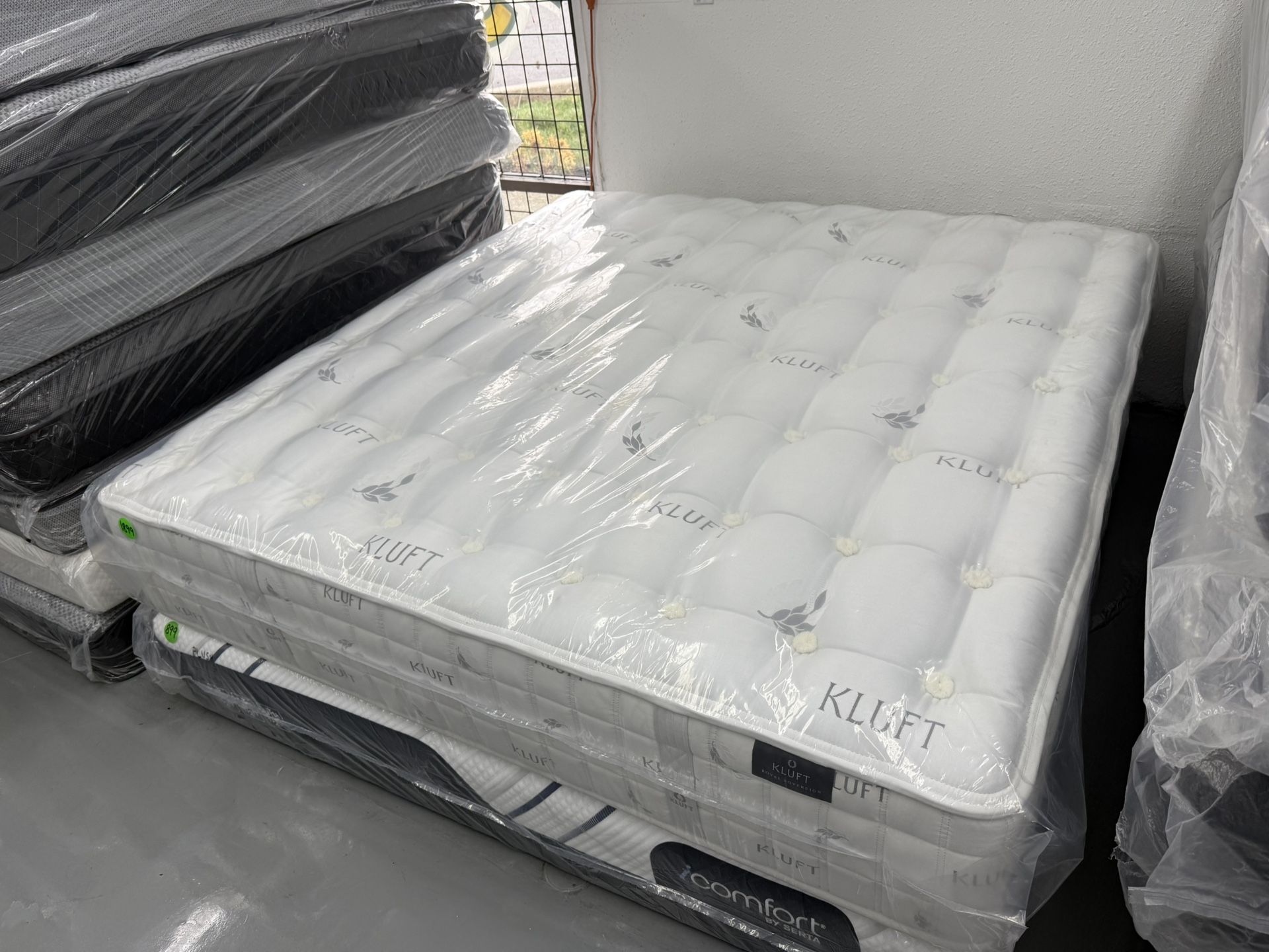 KING SIZE KLUFT AIRELOOM MATTRESS & BOX SPRINGS BED SET