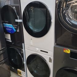 New Samsung AI Laundry Hub Single Unit Electric 220volt 