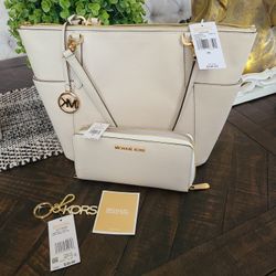 NEW WITH TAGS MICHAEL KORS PURSE  SET