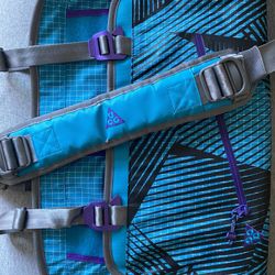 Nike ACG Waterproof Messenger Bag 