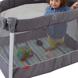 Fisher-Price Portable Play Yard / Sleeper Crib / Playyard / Play Pen