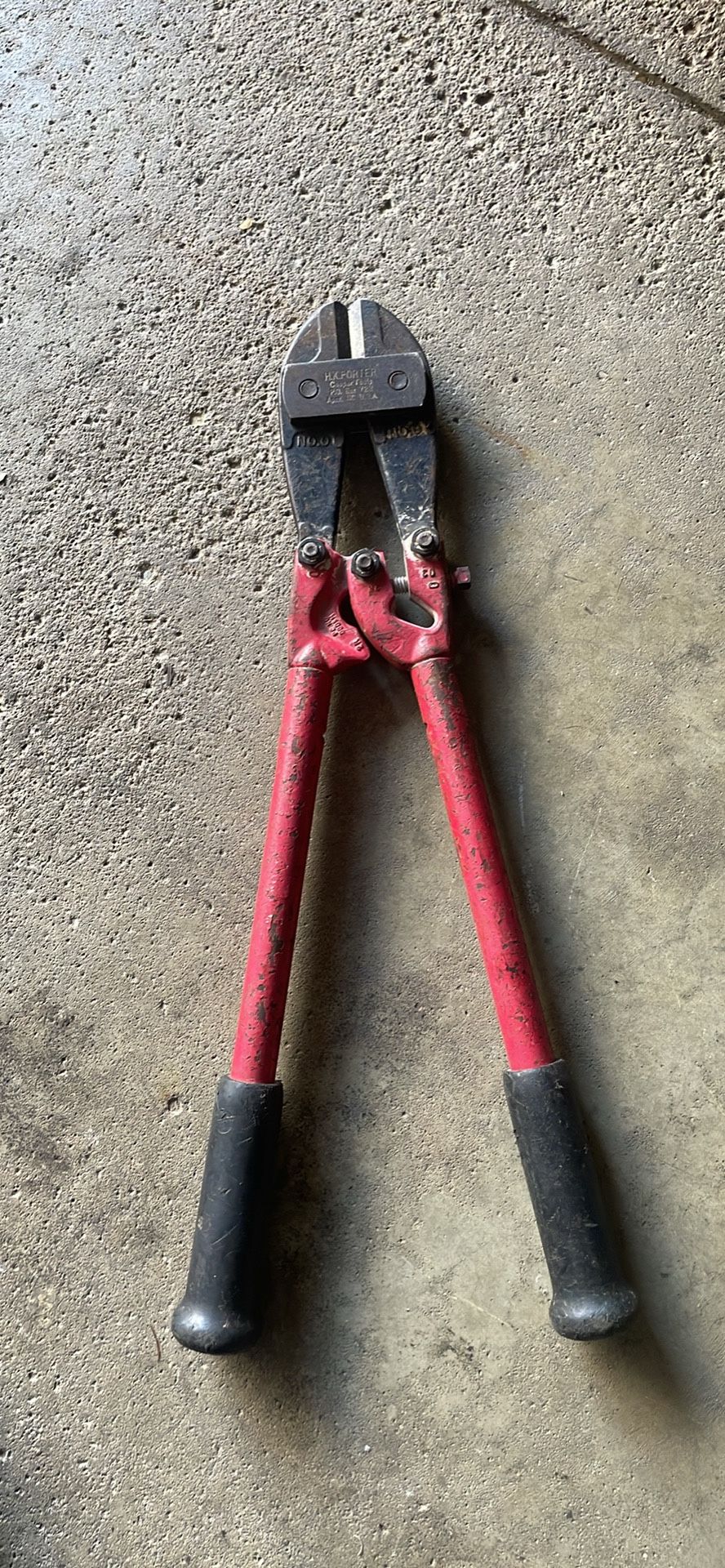 Bolt cutters