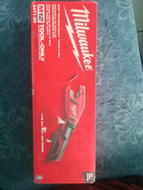 Milwaukee
M12 12V Lithium-Ion Cordless Copper Tubing Cutter (Tool-Only)